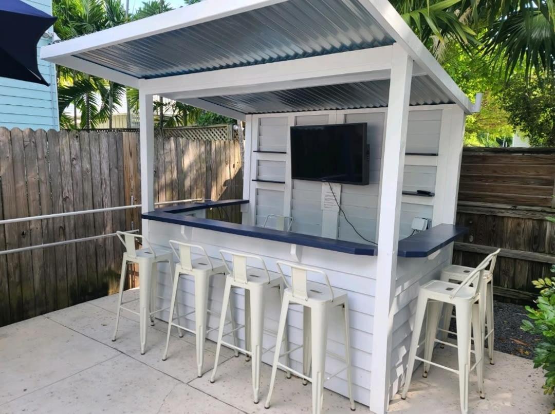 Duval Street Suite W Parking And Pool Key West Esterno foto
